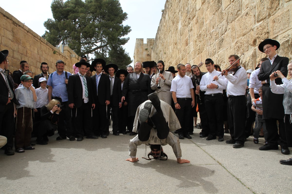 תהלוכת הכלייזמרים בירושלים • צפו