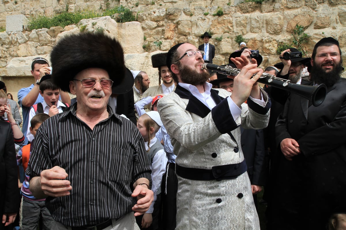 תהלוכת הכלייזמרים בירושלים • צפו