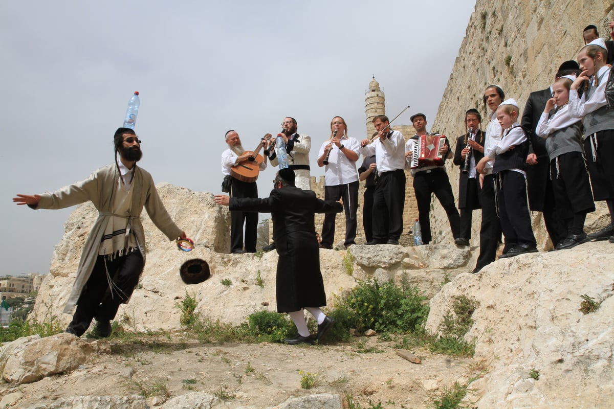 תהלוכת הכלייזמרים בירושלים • צפו