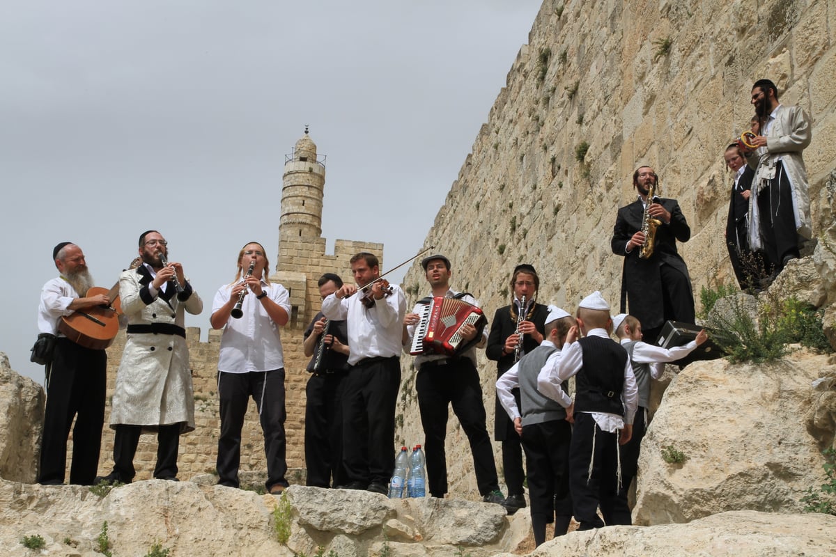 תהלוכת הכלייזמרים בירושלים • צפו