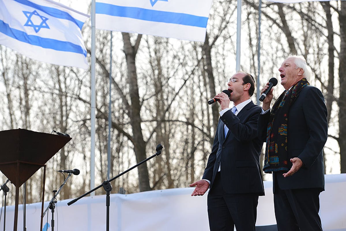 תיעוד מדהים: מצעד החיים באושוויץ