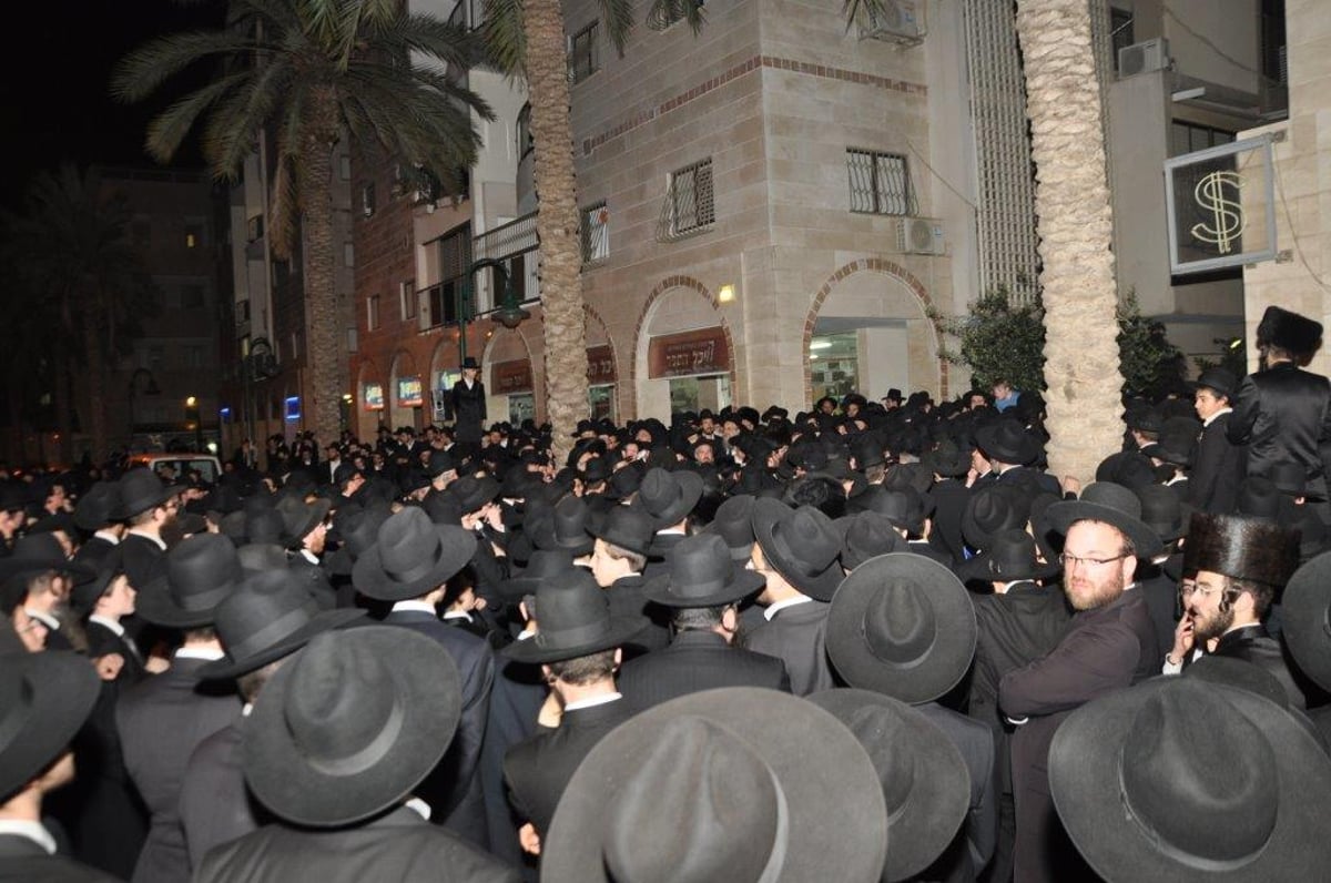 תיעוד: הלווית הרבנית שרה בורשטיין ע"ה