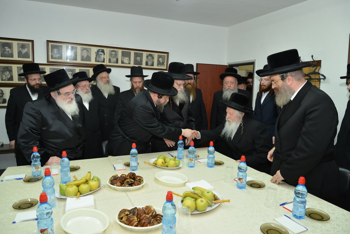 גדולי ישראל התכנסו: "לא לשנות מהדרך המסורה"