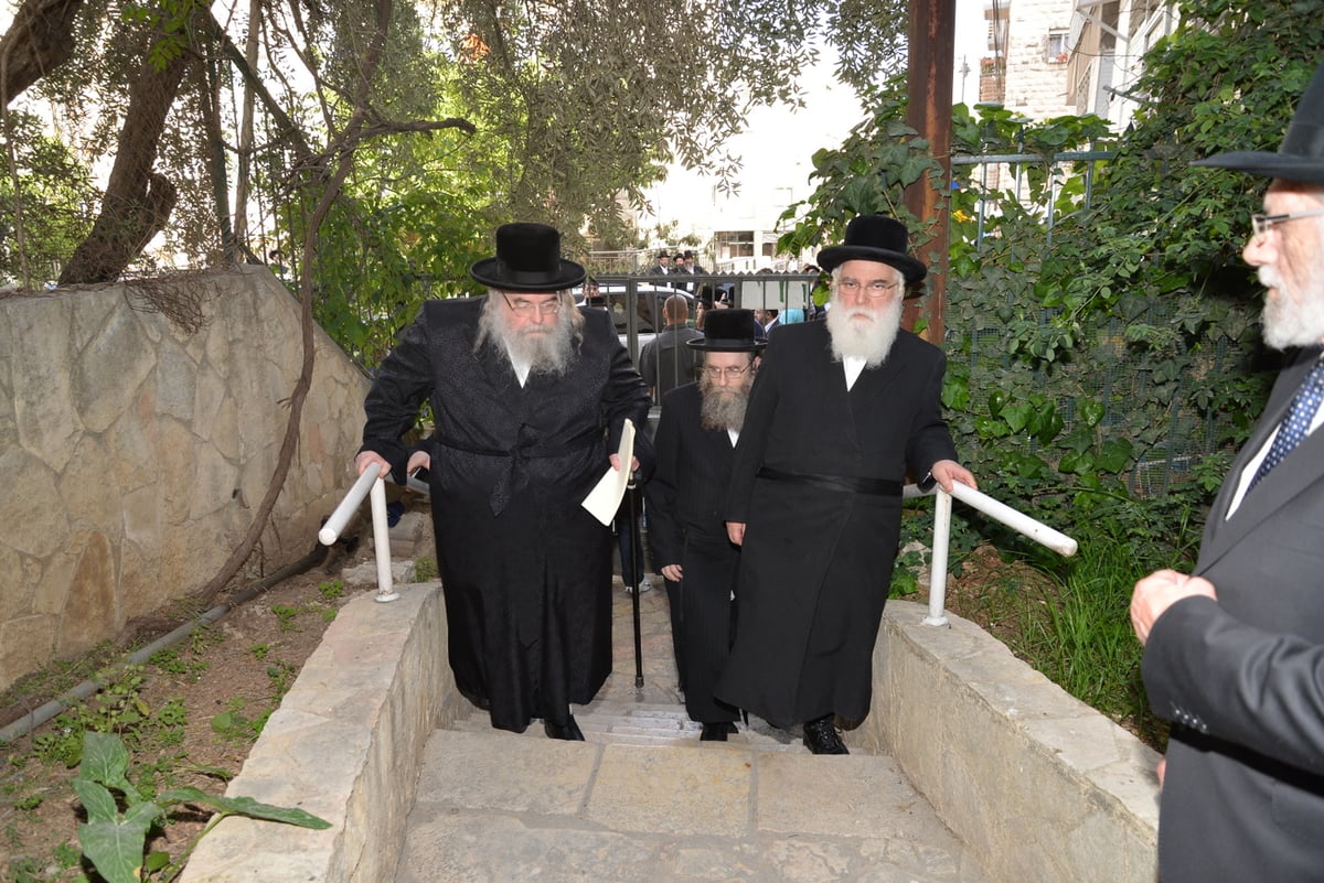 גדולי ישראל התכנסו: "לא לשנות מהדרך המסורה"