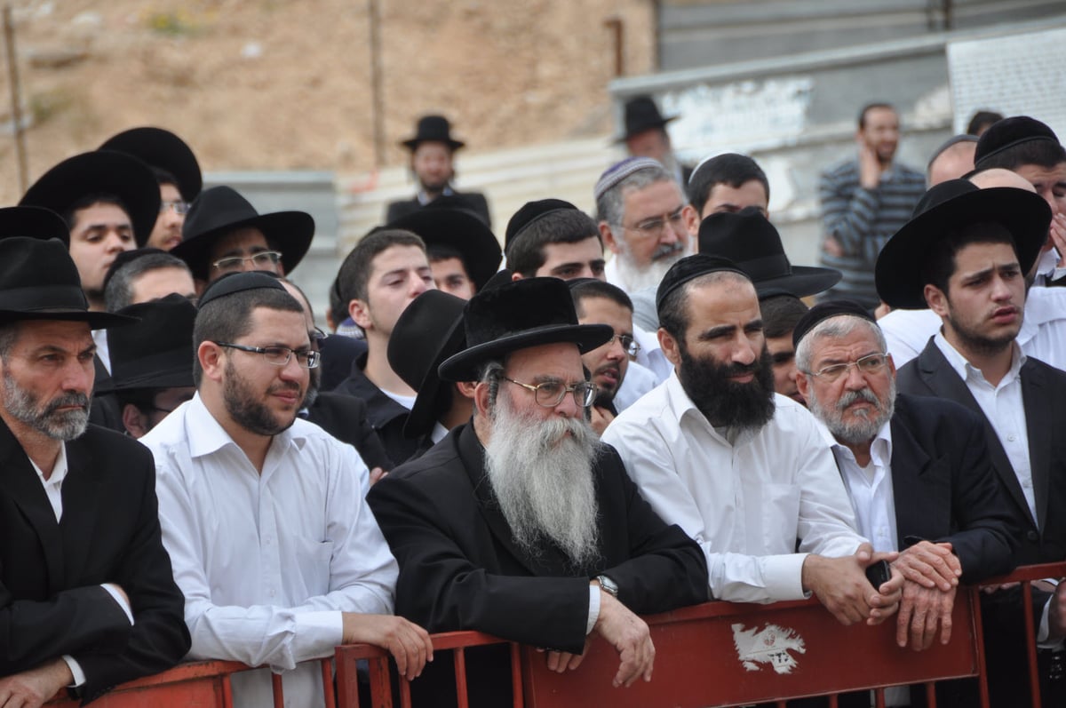 גלריה דומעת: הלווית הרבנית רחל בצרי ע"ה