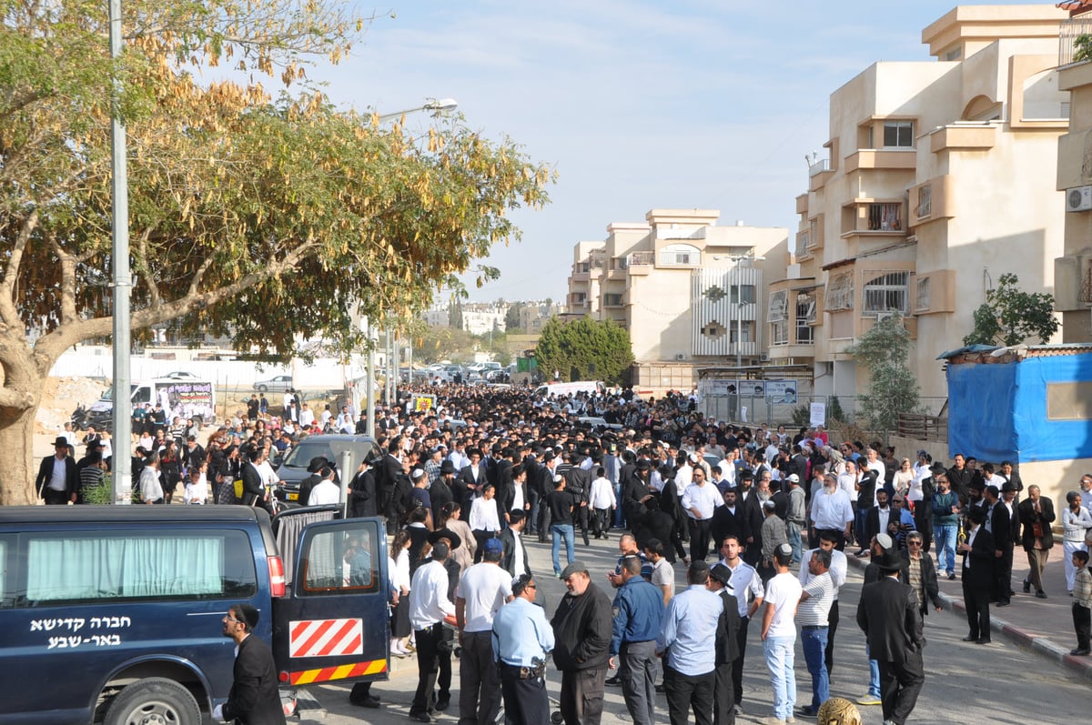 גלריה דומעת: הלווית הרבנית רחל בצרי ע"ה