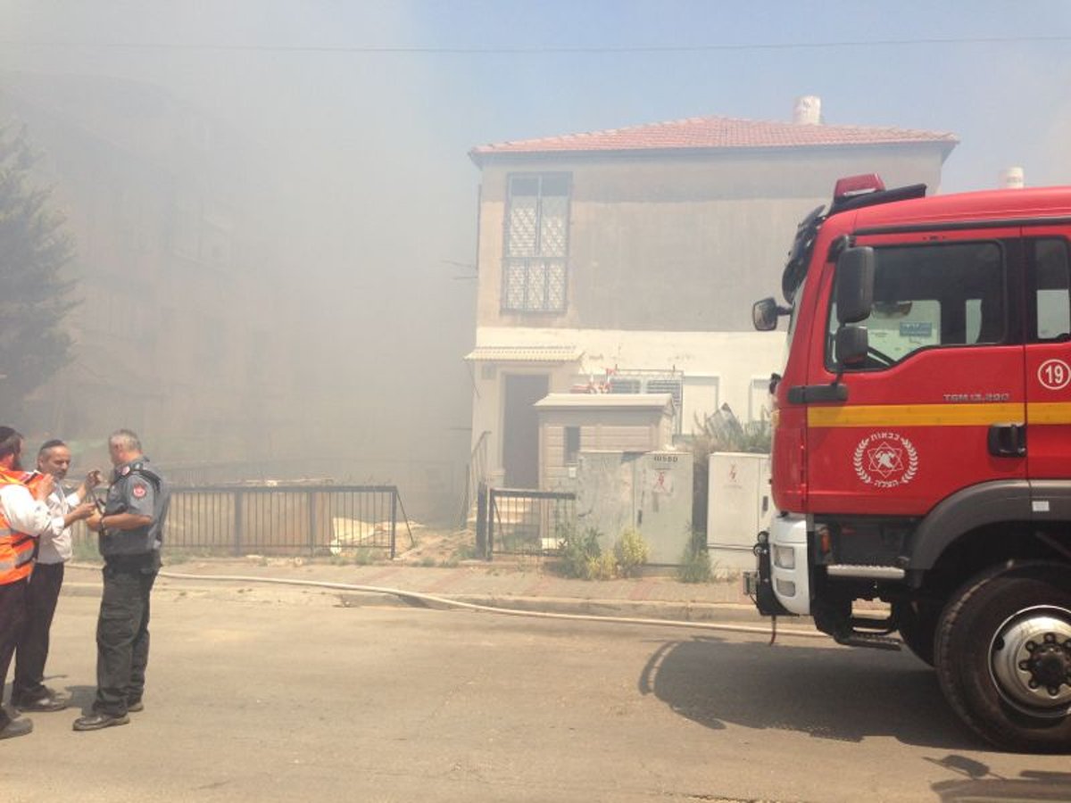 תיעוד: דליקת חורש גדולה בבני-ברק