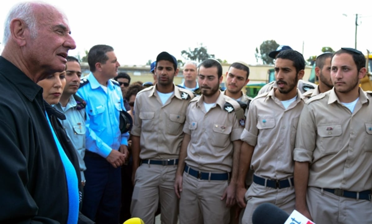 השר פרי במפגש עם חיילים חרדים