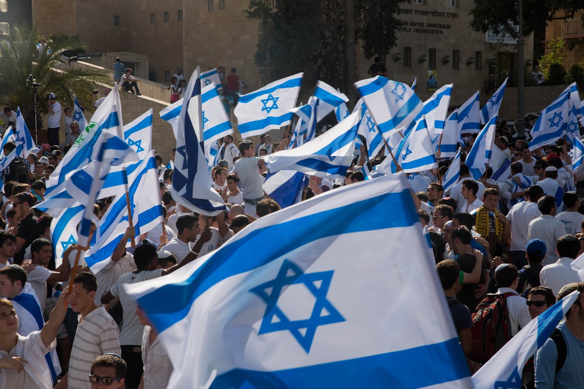 חגיגה שכזו: ריקוד דגלים ביום ירושלים • גלריה