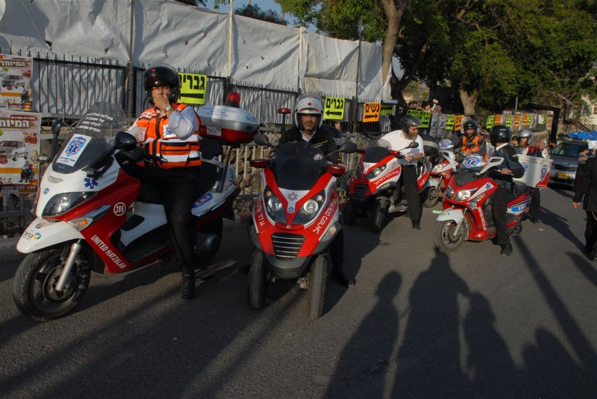 צפו: תפילת השל"ה על קברו בטבריה