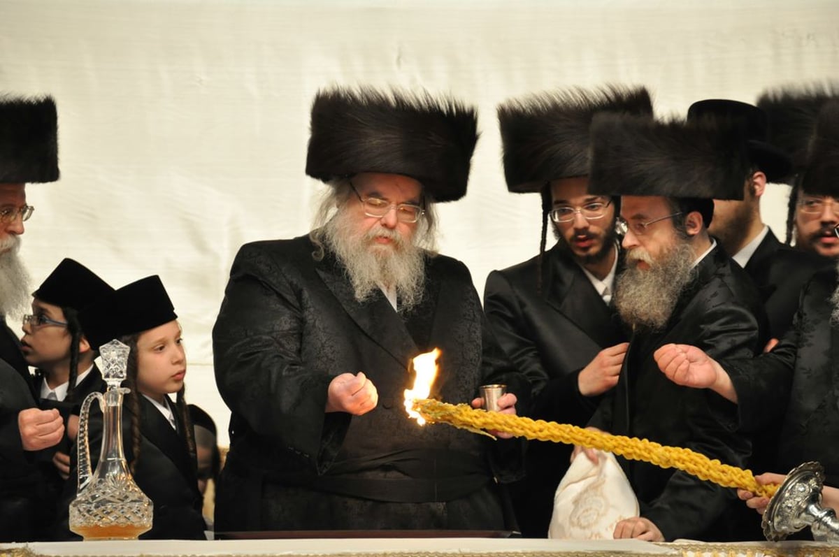 צפו בגלרית ענק: שמחת הפאראשפיל בבעלזא