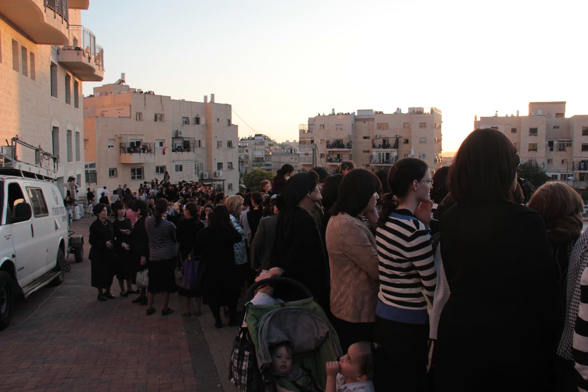 האדמו"ר מבעלזא ברך את האלפים; הקהל שאג "אמן"