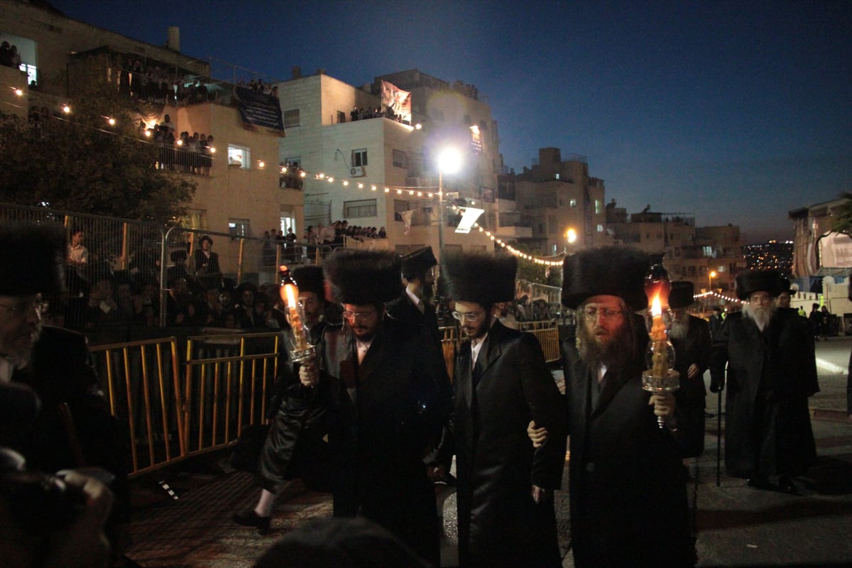 האדמו"ר מבעלזא ברך את האלפים; הקהל שאג "אמן"