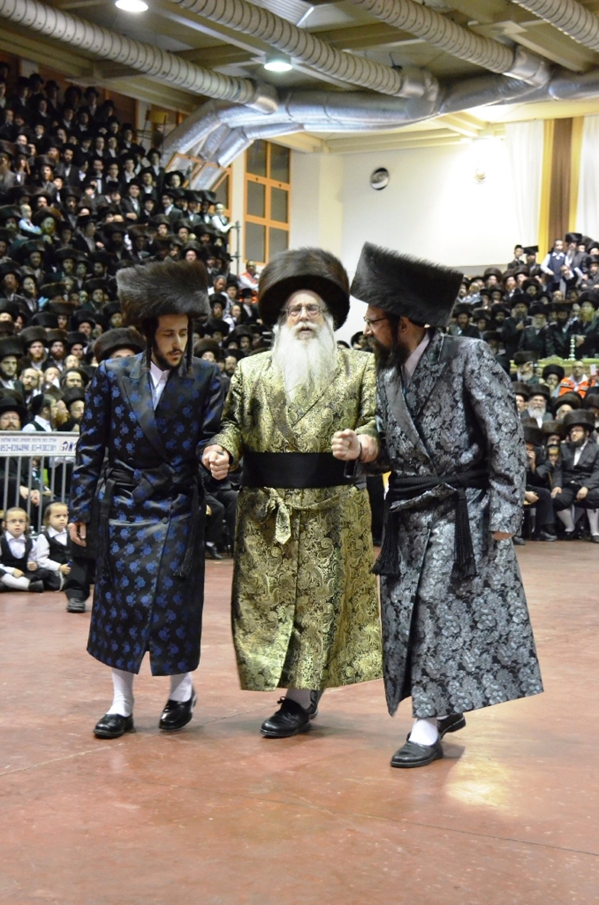 גלרית ענק • חתונת בית צאנז ומעמד ה'מצווה טאנץ'