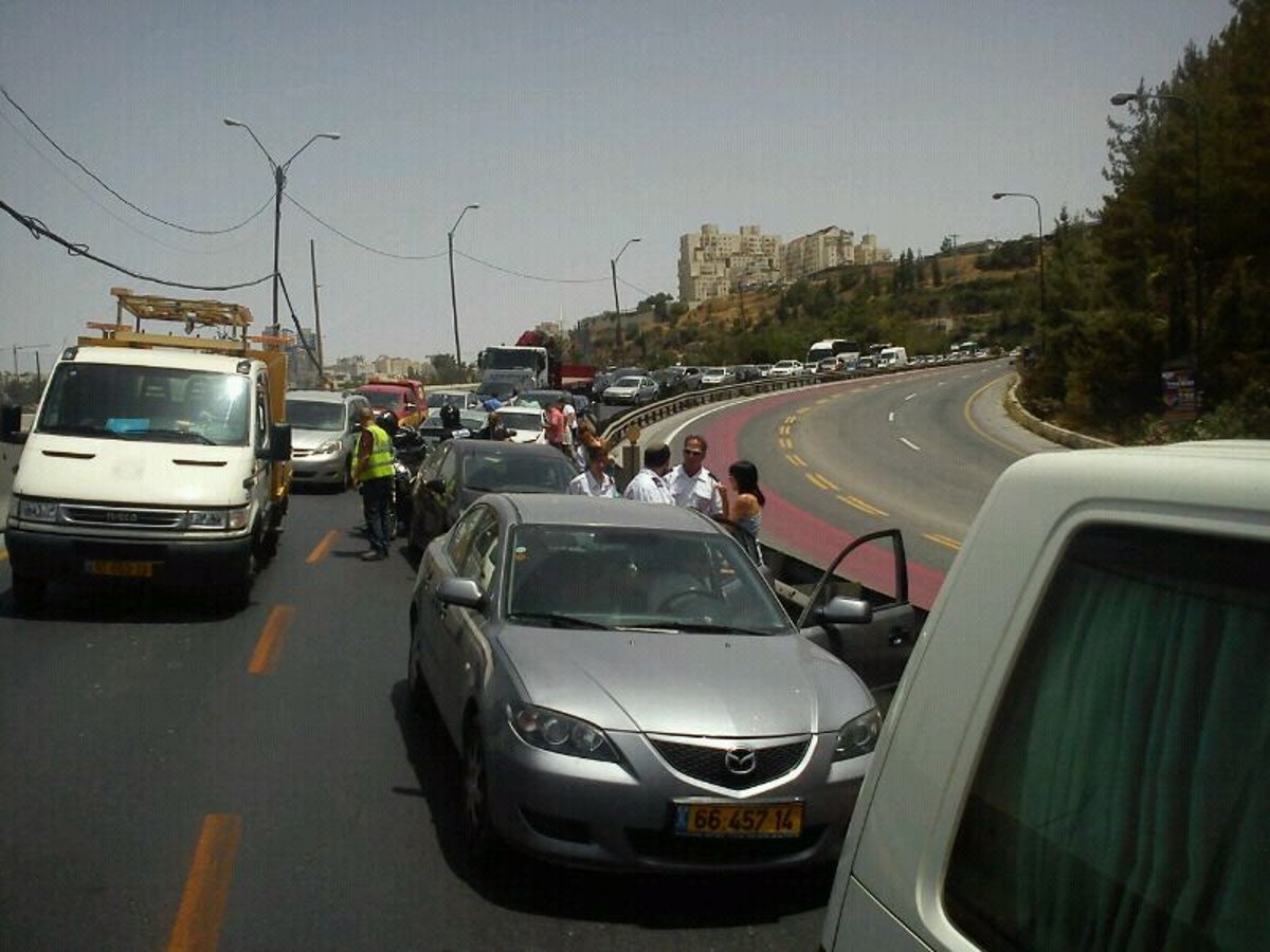 כביש 1: תאונת שרשרת עם ראש השב"כ יורם כהן