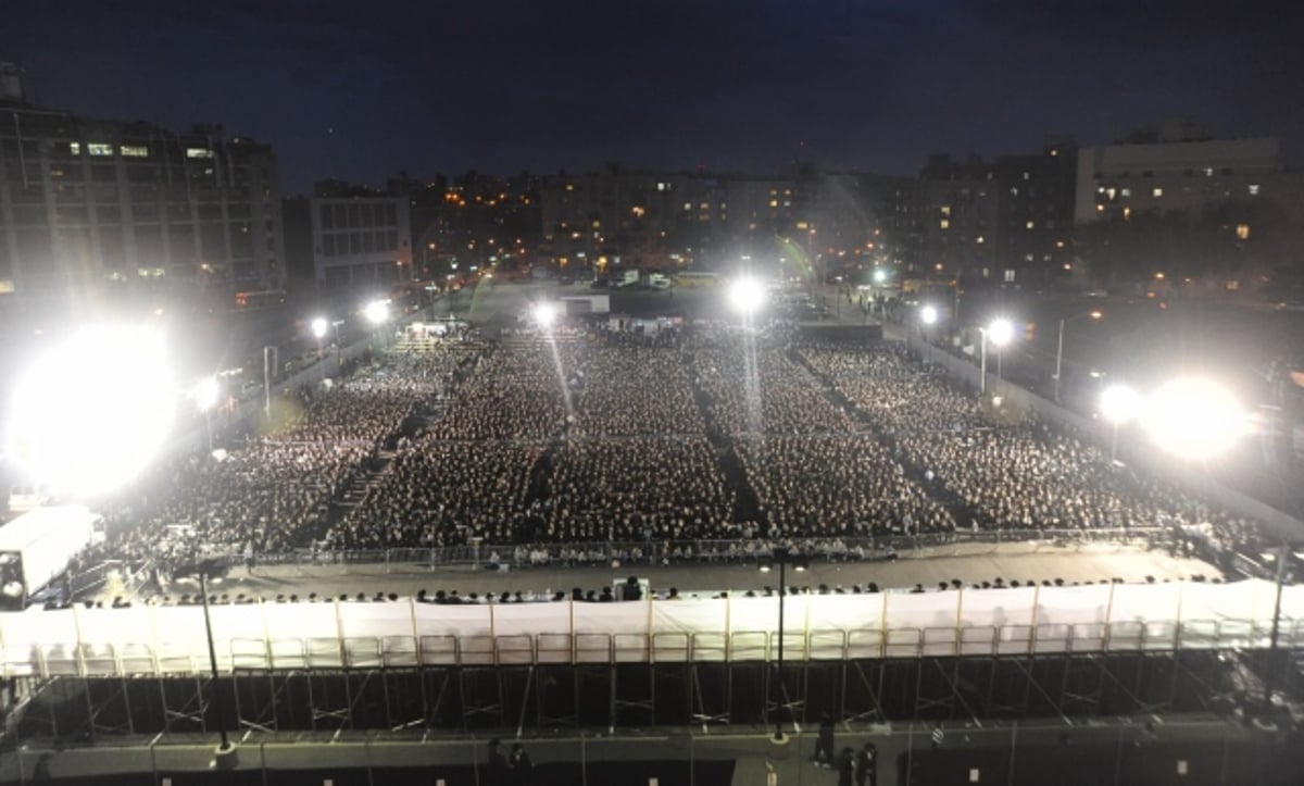 עצרת הענק, השבוע