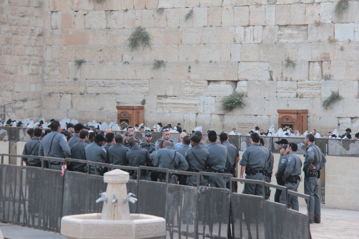 דרעי: קבוצה פרובוקטיבית מכתיבה התנהלות המשטרה; מוזס: מדינה הזויה