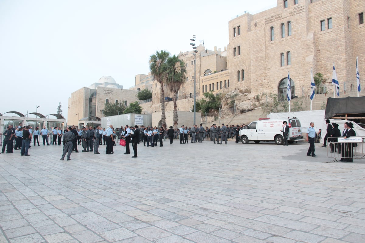 דרעי: קבוצה פרובוקטיבית מכתיבה התנהלות המשטרה; מוזס: מדינה הזויה