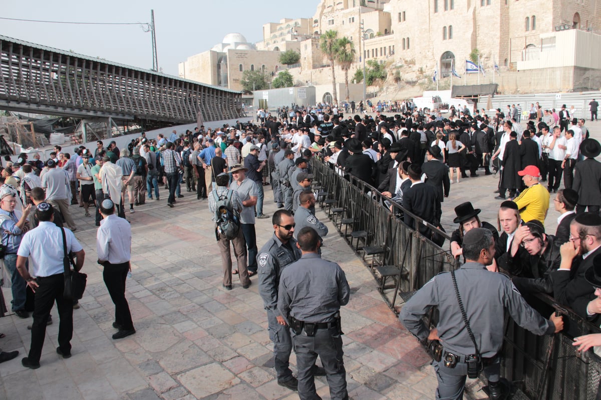 דרעי: קבוצה פרובוקטיבית מכתיבה התנהלות המשטרה; מוזס: מדינה הזויה