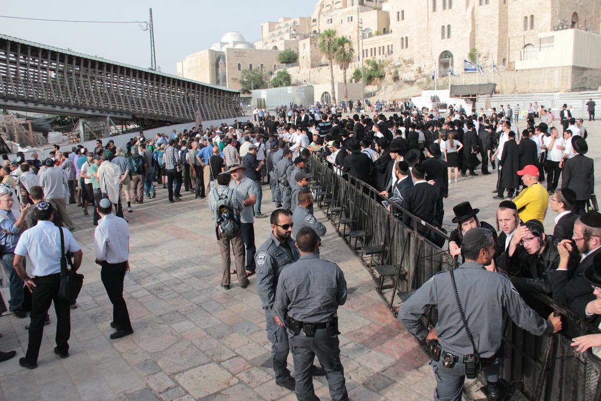 דרעי: קבוצה פרובוקטיבית מכתיבה התנהלות המשטרה; מוזס: מדינה הזויה