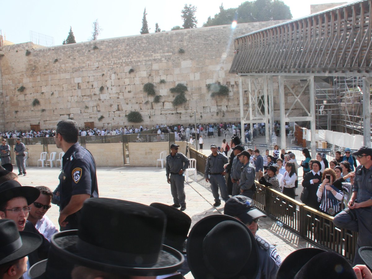 דרעי: קבוצה פרובוקטיבית מכתיבה התנהלות המשטרה; מוזס: מדינה הזויה