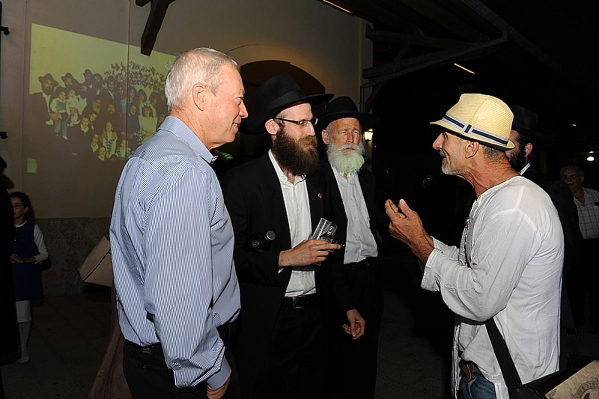 צפו: המונים כיבדו את זכר הקטר המיתולוגי 'מיידנצי'ק'