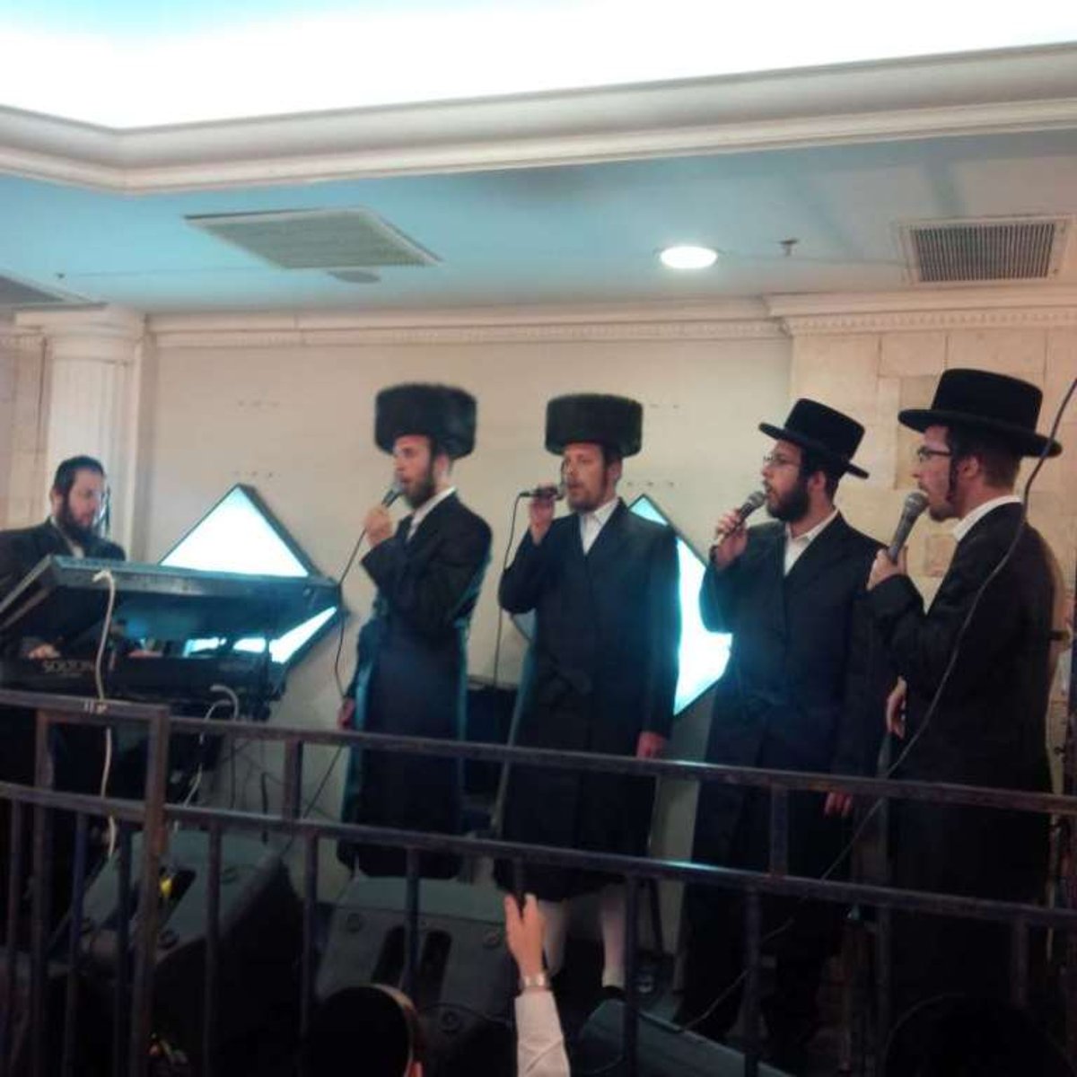 נישואי נכדת הרבי מנדבורנה זצ"ל • גלריה