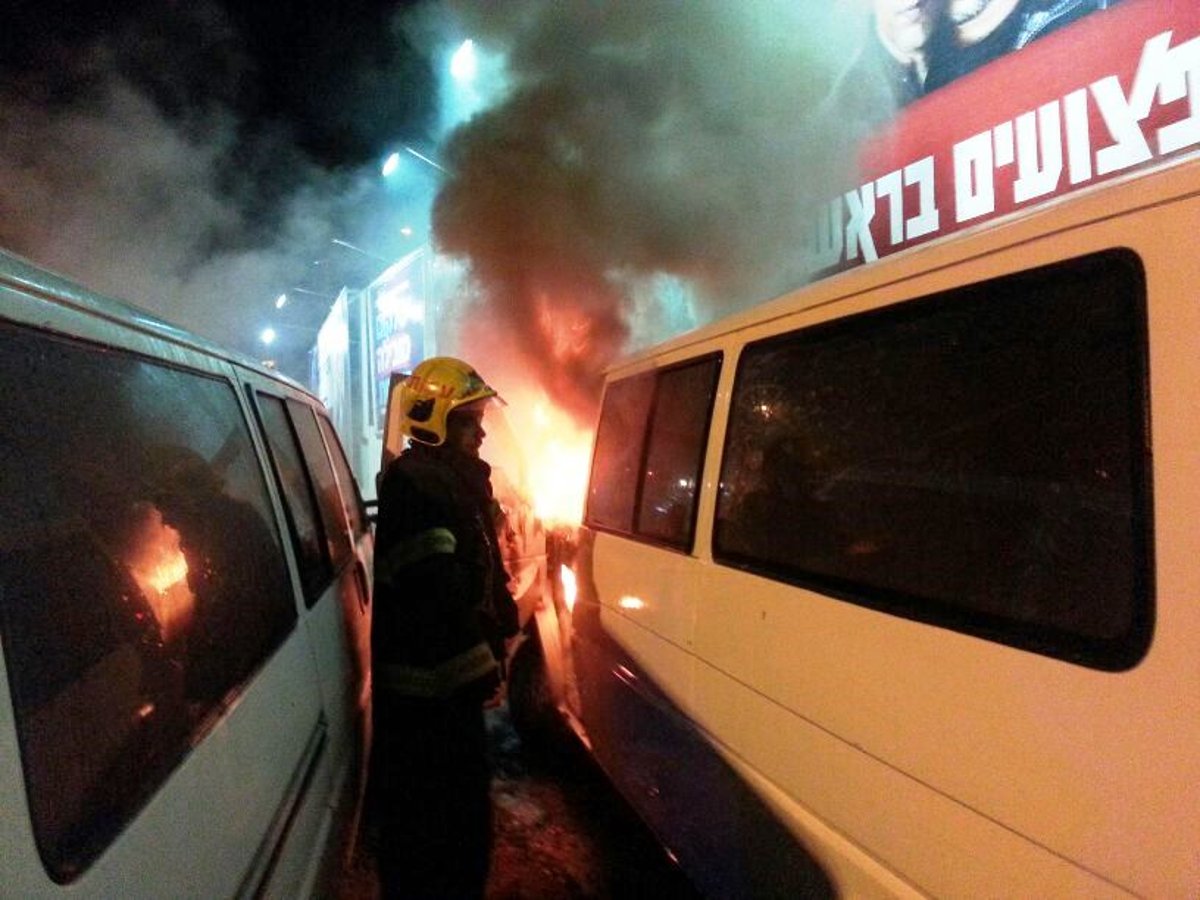 תג מחיר? רכב להסעת שב"חים הוצת • תמונות