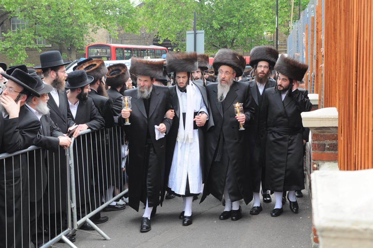 האדמו"ר מבאבוב בביקור בלונדון • תיעוד ענק