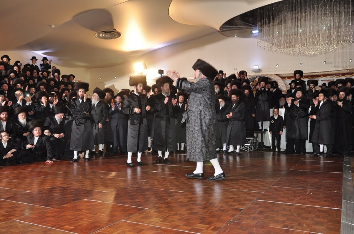 האדמו"ר מבאבוב בביקור בלונדון • תיעוד ענק