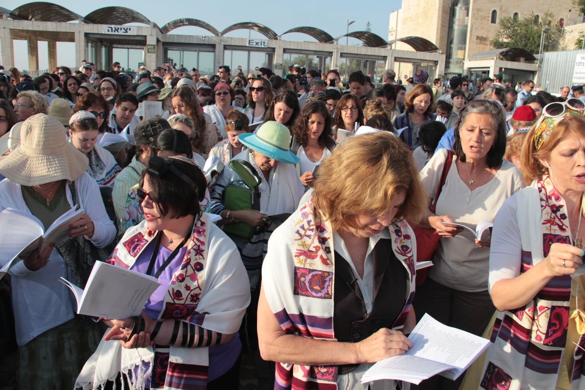 אלפי הנשים החרדיות בלמו את נשות הפרובוקציה • צפו