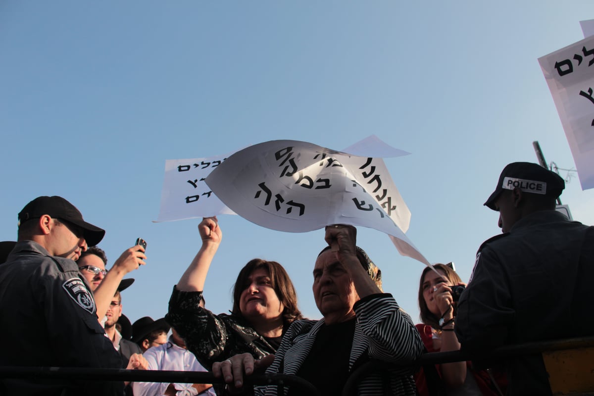 אלפי הנשים החרדיות בלמו את נשות הפרובוקציה • צפו