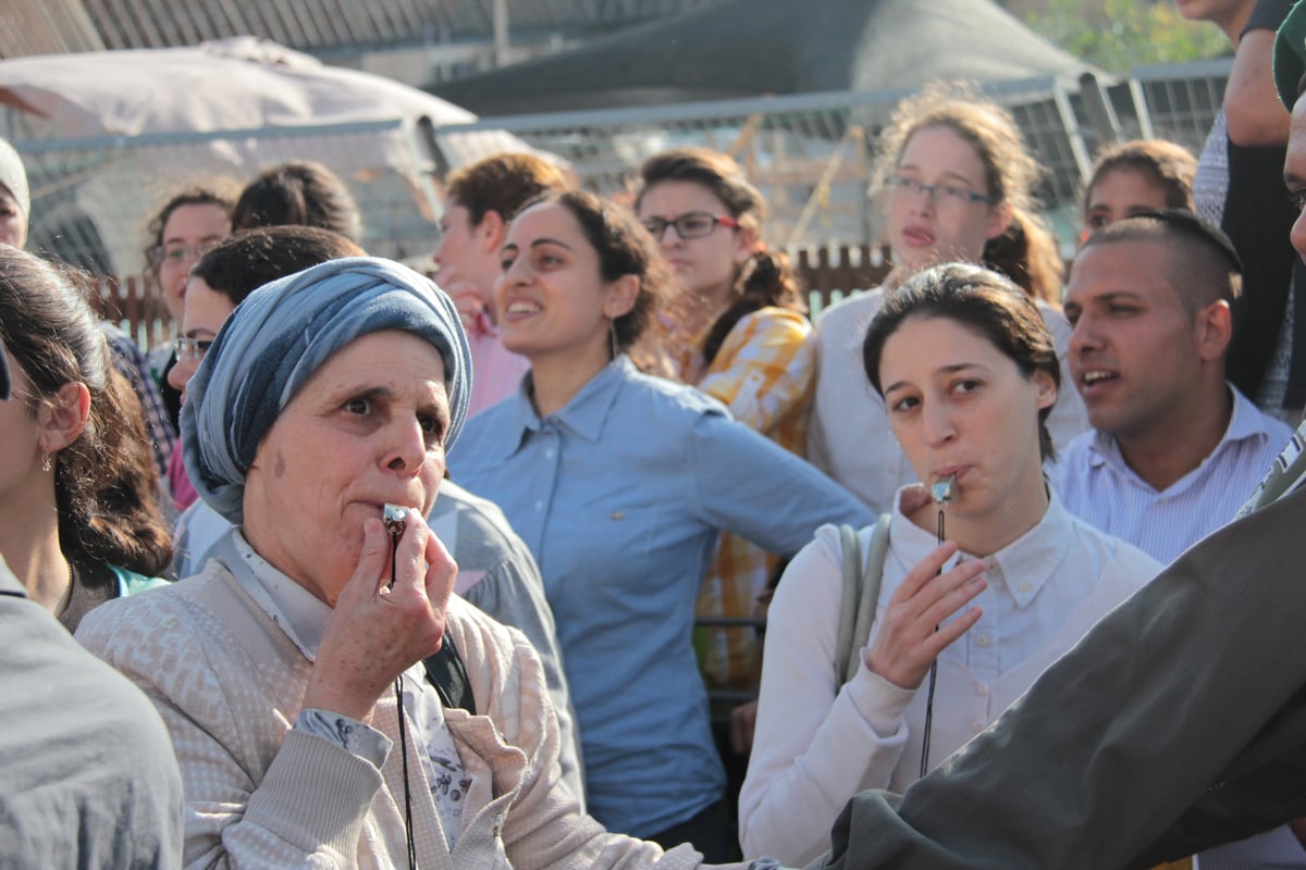 אלפי הנשים החרדיות בלמו את נשות הפרובוקציה • צפו