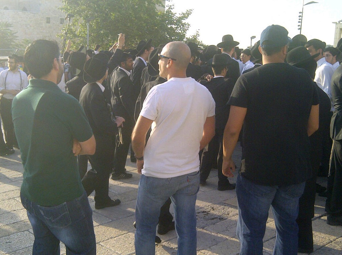 תיעוד: בלשי המשטרה בכותל המערבי