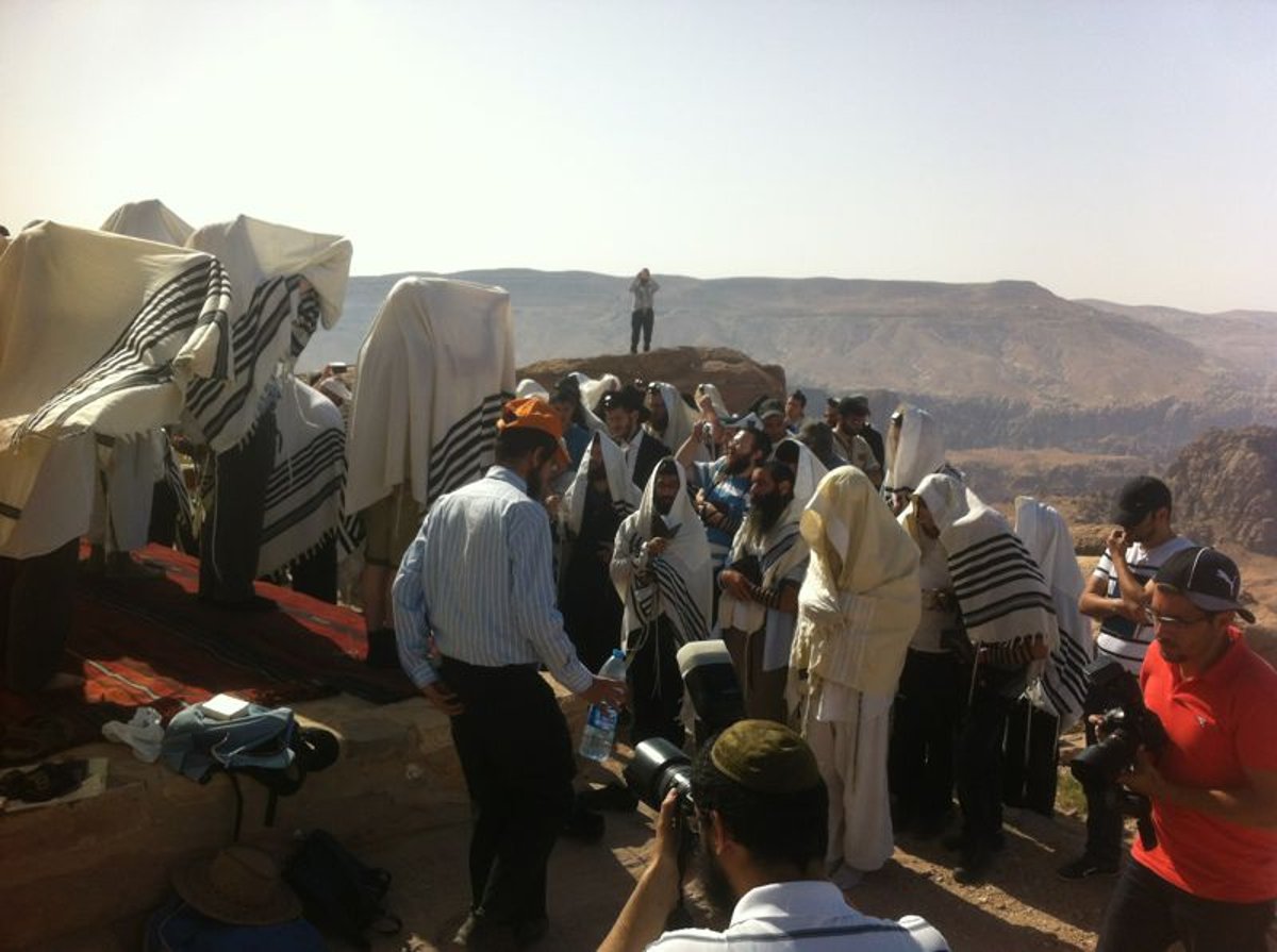 ירדן: חרדי התמוטט בדרך לתפילה בקבר אהרון הכהן, מצבו קשה