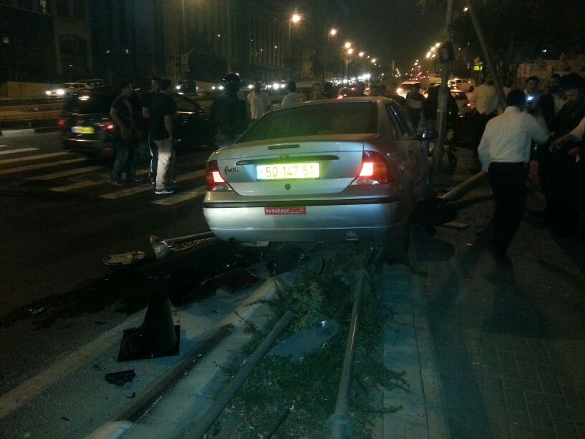 רכב האדמו"ר מתולדות אהרון נפגע בתאונה • תיעוד