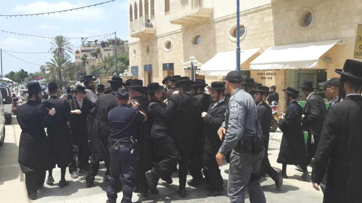 יפו: ארבעה עצורים בהפגנה נגד חילול קברים