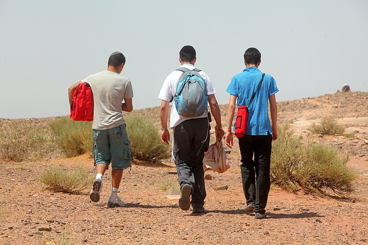 תיעוד ענק: מסע לקברו של אהרן הכהן בירדן