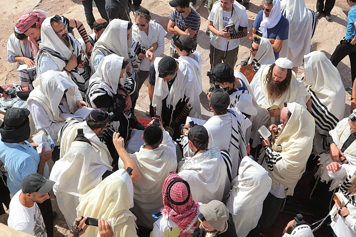 תיעוד ענק: מסע לקברו של אהרן הכהן בירדן