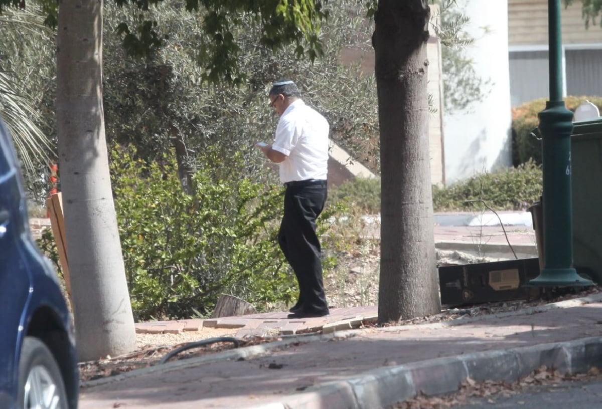 בחשאי: הרב עמאר ועוזרו נפגשים עם הגוף הבוחר