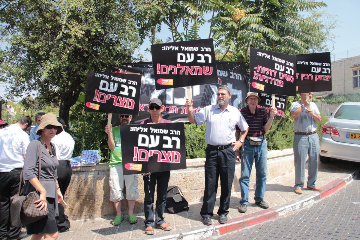 הבחירות לרבנות הראשית • תיעוד ענק