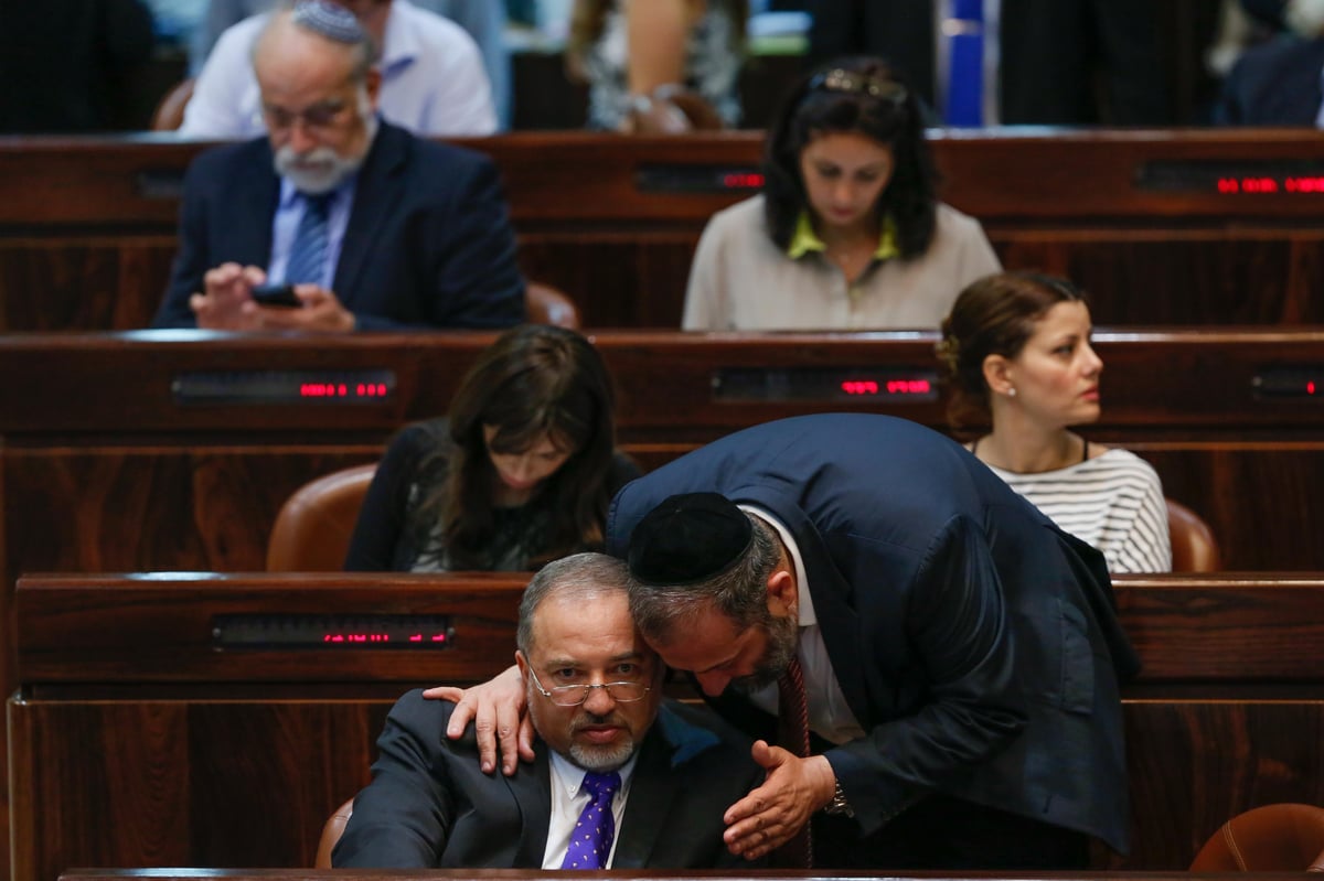 כך נראתה מליאת הכנסת ב-15 שעות דיוני התקציב • תמונות