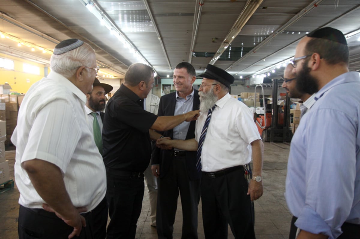 גלויברמן הפתיע את אדלשטיין עם עוגת יום הולדת