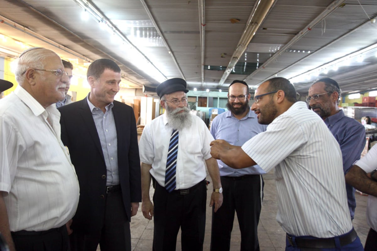 גלויברמן הפתיע את אדלשטיין עם עוגת יום הולדת