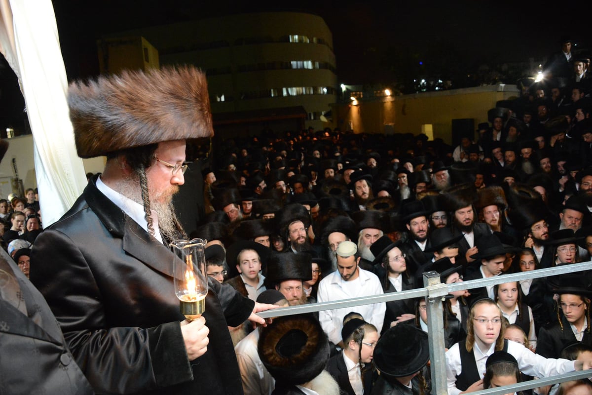 מריבה בחתונת בת האדמו"ר מביאלה ב"ב • גלריה