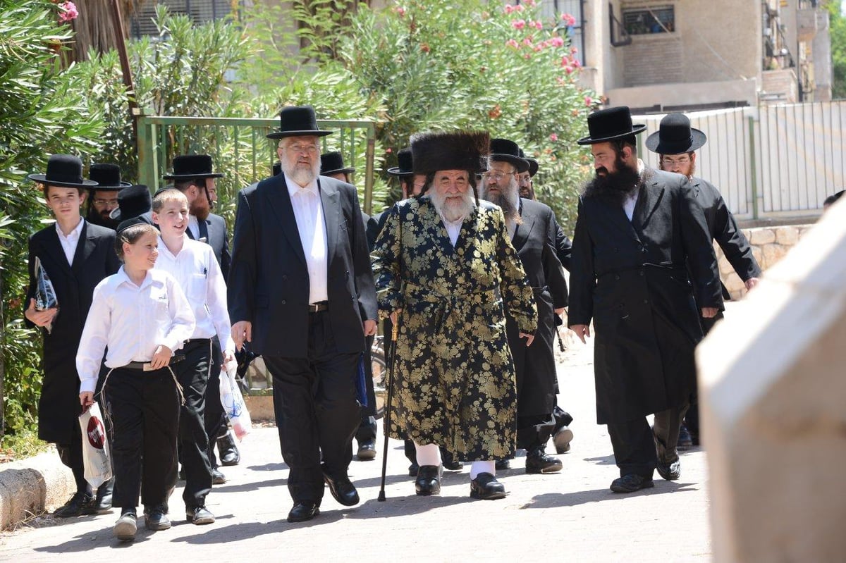 האדמו"ר מויז'ניץ הפתיע בביקור את ילדי 'רפואה וחיים'