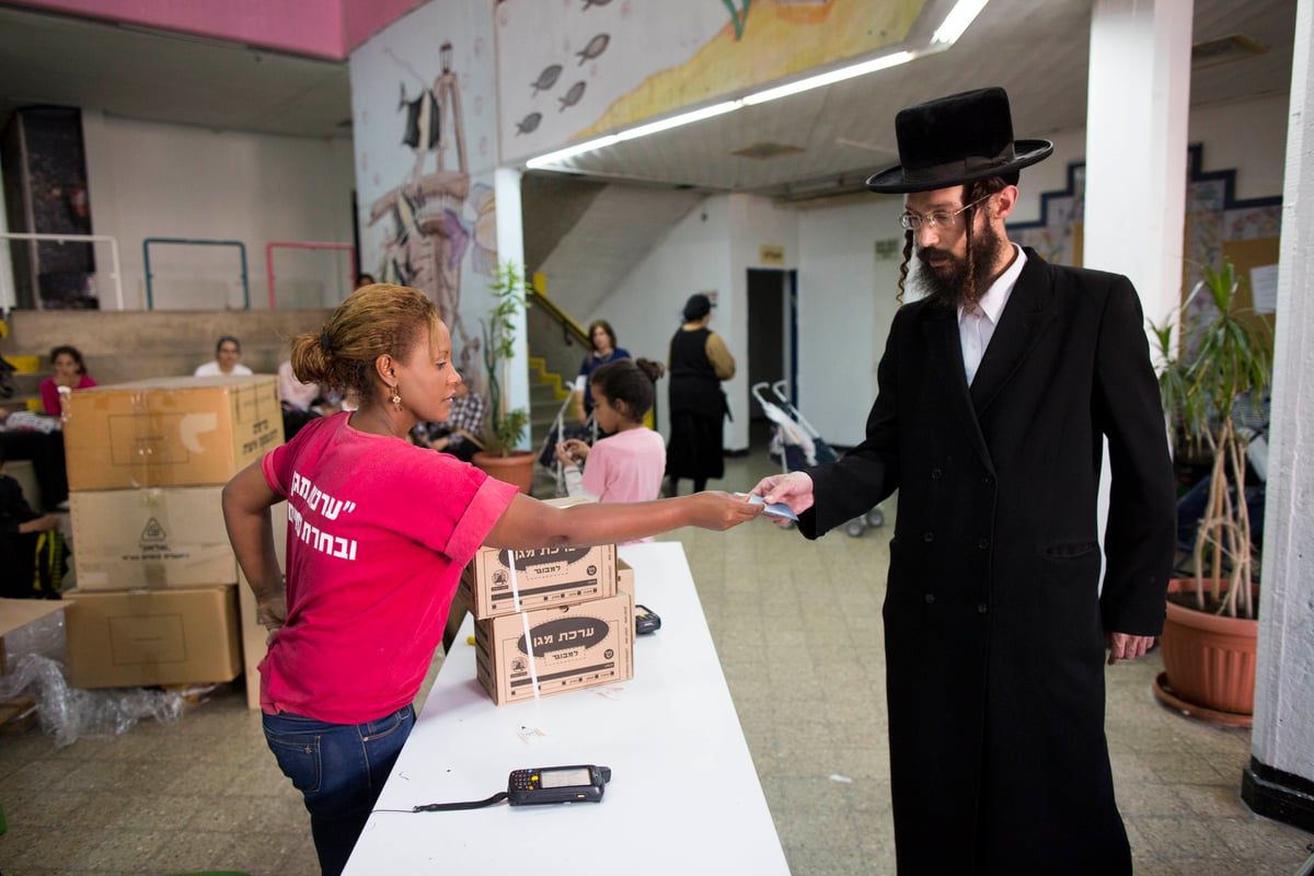 חוששים מסוריה: היסטריה במוקדי חלוקת ערכות מגן