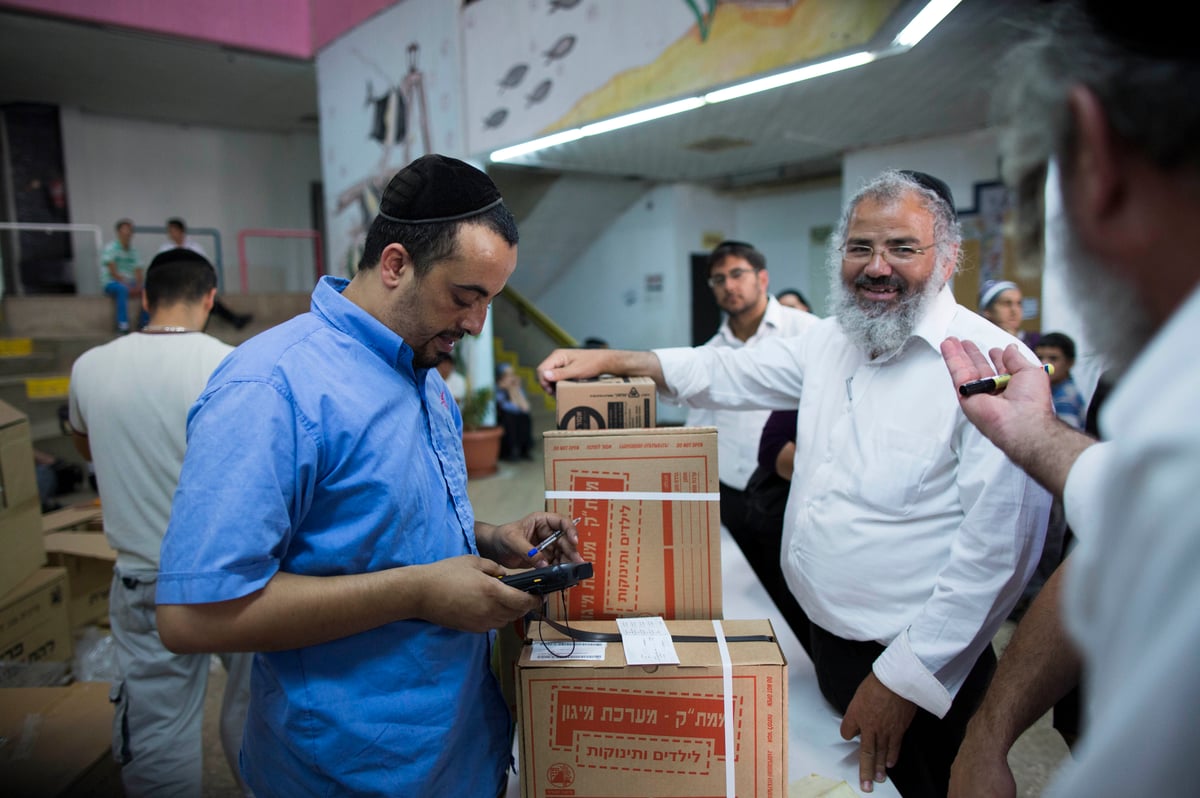 חוששים מסוריה: היסטריה במוקדי חלוקת ערכות מגן