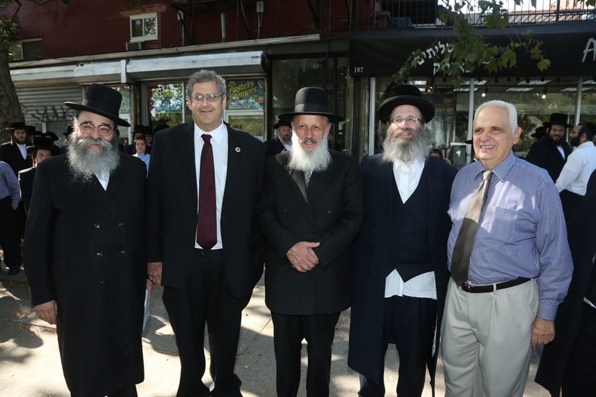 אחרי דה בלסיו: גם ביל תומפסון נפגש עם חרדים בניו יורק