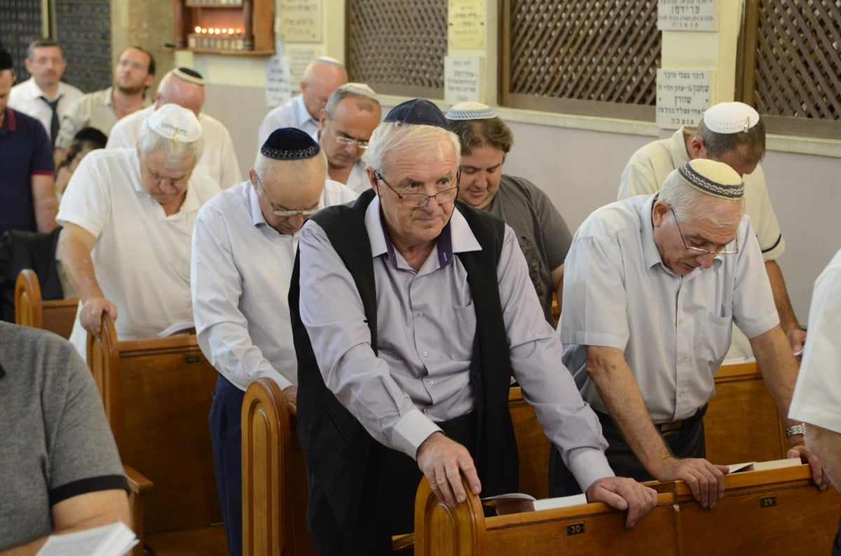 א' דסליחות בחצרות הקודש בבני-ברק • גלריה